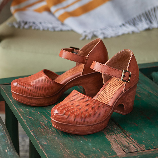 Boc clog sandals on sale