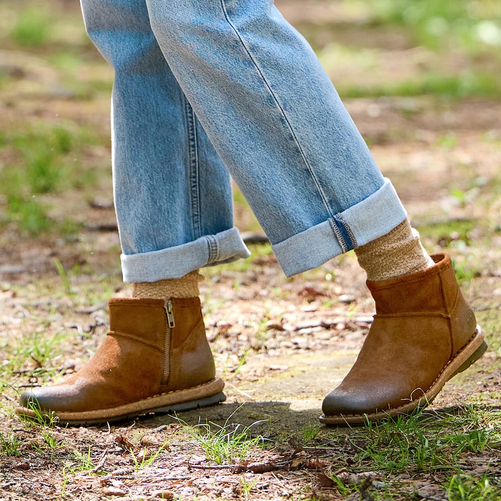 Tinley boot in brown suede.